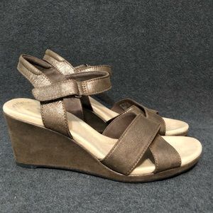 Clarks Shoes Women’s Lafley Clara Wedge Sandal Metallic Size 8.5 M